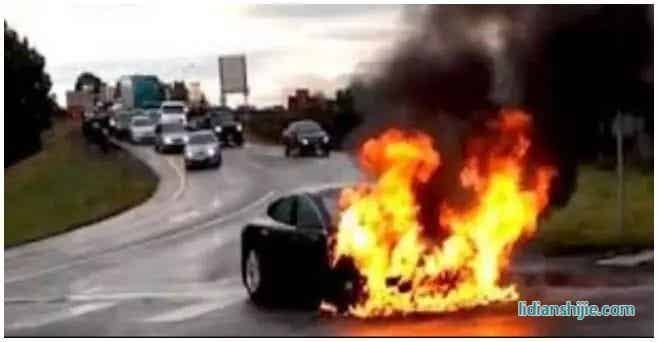 發(fā)生于2013年的特斯拉首例公開(kāi)報(bào)道的自燃事件