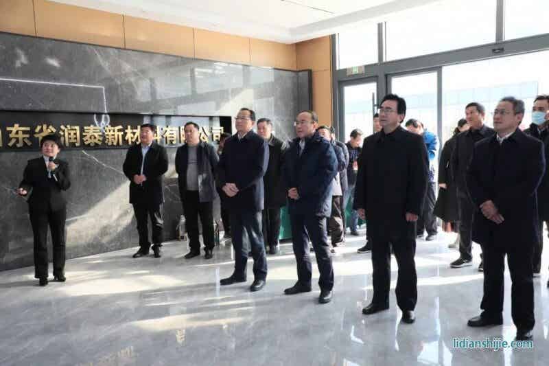 12月22日下午，住棗全國、省和市人大代表來嶧城區開展會前集中視察活動