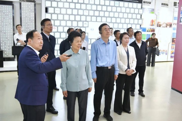 山東省政協主席葛慧君蒞臨華特集團調研